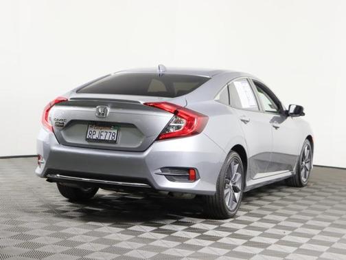 Photo 3 of 8 of 2019 Honda Civic EX