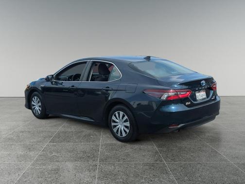 2021 Toyota Camry Hybrid LE