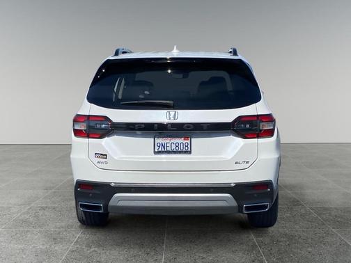 Platinum White Pearl 2023 Honda Pilot Elite