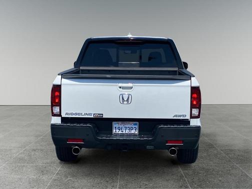 Platinum White Pearl 2022 Honda Ridgeline Black Edition