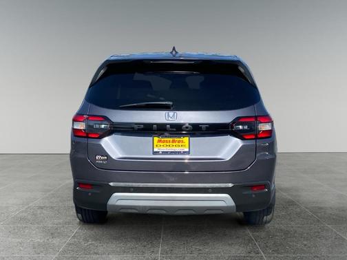 Modern Steel Metallic 2025 Honda Pilot EX-L