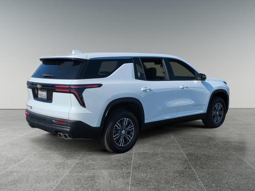 2024 Chevrolet Traverse LS