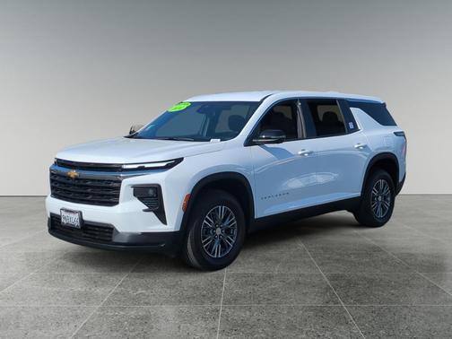 2024 Chevrolet Traverse LS