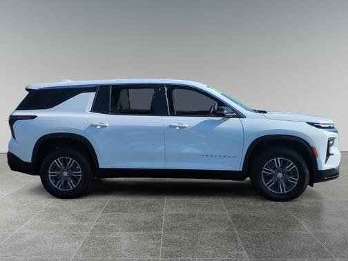 2024 Chevrolet Traverse LS