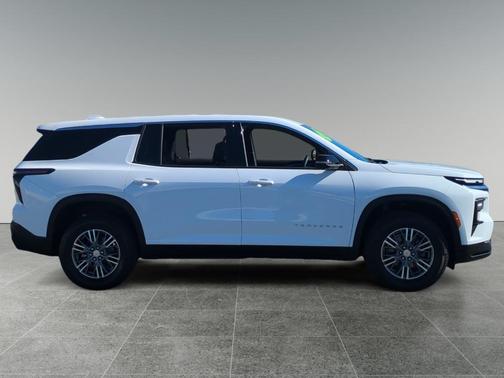 2024 Chevrolet Traverse LS