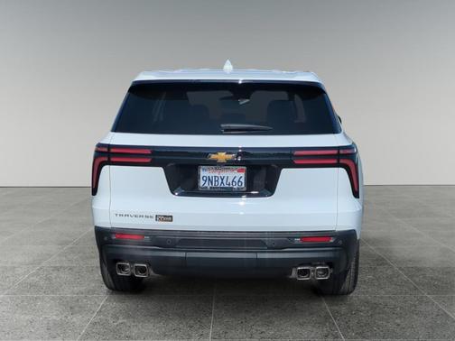 2024 Chevrolet Traverse LS