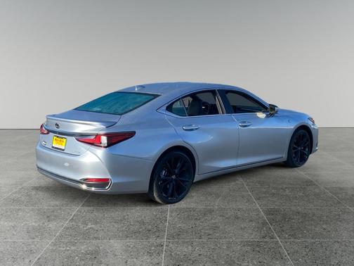 2024 Lexus ES 300h F SPORT Design