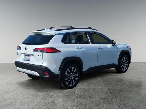2022 Toyota Corolla Cross XLE