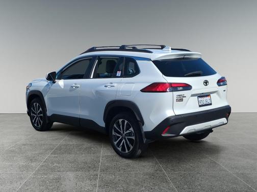 2022 Toyota Corolla Cross XLE