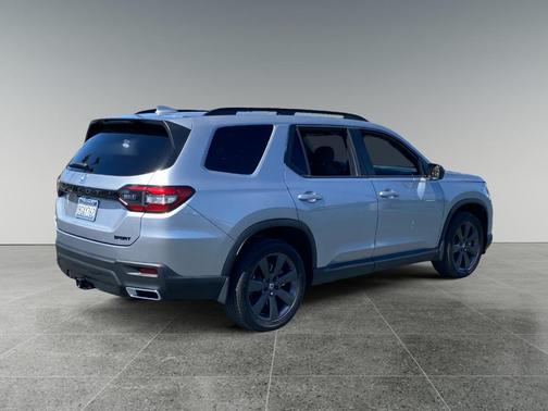Lunar Silver 2023 Honda Pilot Sport