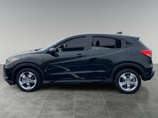 Crystal Black Pearl 2021 Honda HR-V LX