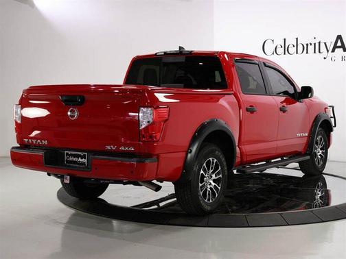 2022 Nissan Titan SV