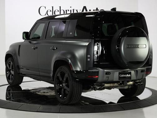 2024 Land Rover Defender 110 V8