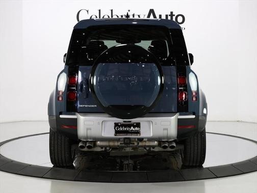 2024 Land Rover Defender 110 V8