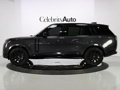 2025 Land Rover Range Rover P400 SE 7 Seat