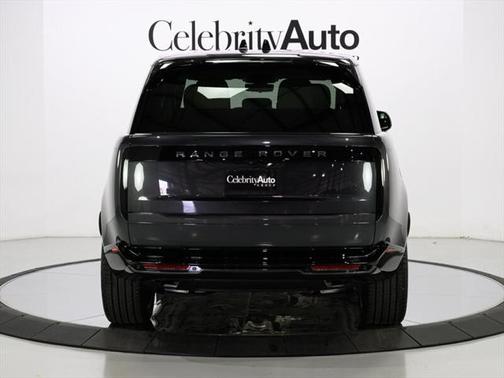 2025 Land Rover Range Rover P400 SE 7 Seat
