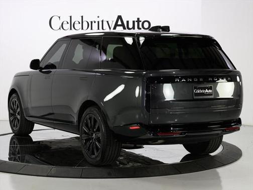 2025 Land Rover Range Rover P400 SE 7 Seat