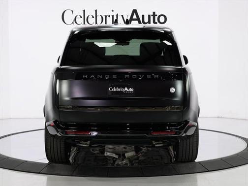 2025 Land Rover Range Rover P615 SV