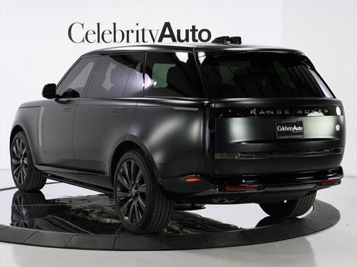 2025 Land Rover Range Rover P615 SV