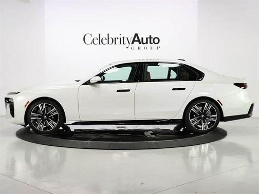 2024 BMW 740 i