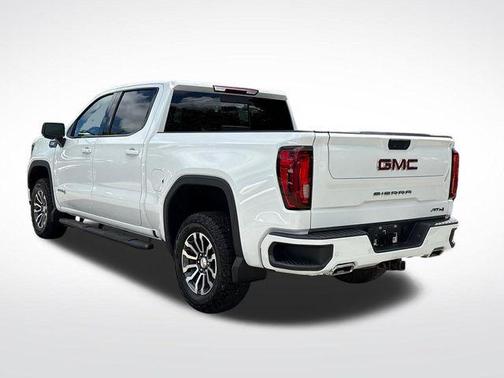 Summit White 2023 GMC Sierra 1500 AT4