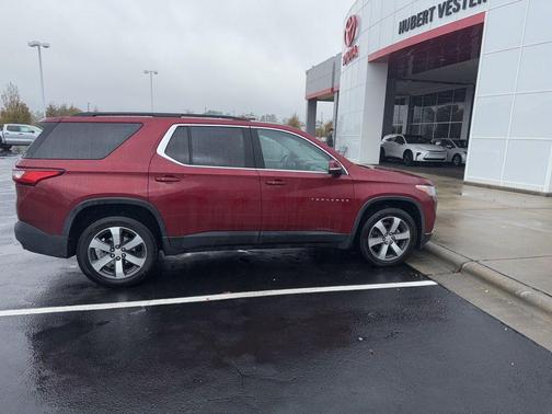 2021 Chevrolet Traverse LT Leather