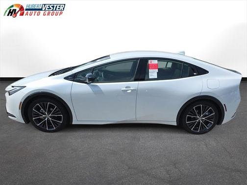 2025 Toyota Prius XLE