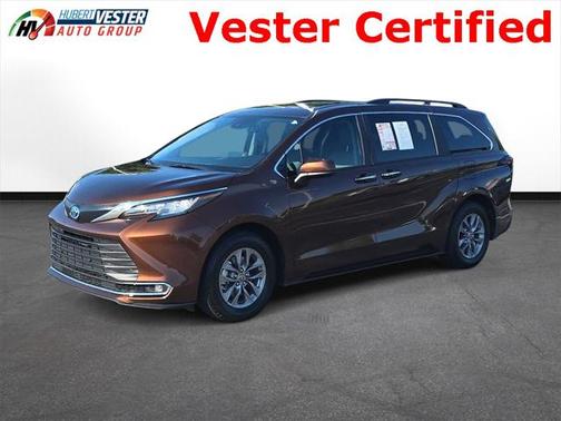 2023 Toyota Sienna XLE 8 Passenger