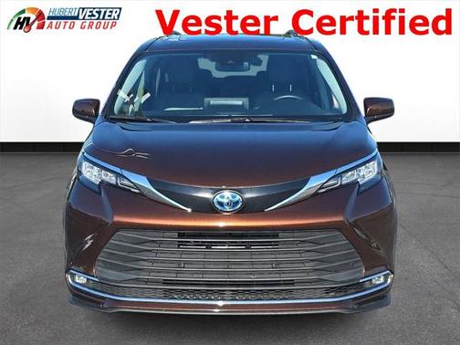 2023 Toyota Sienna XLE 8 Passenger