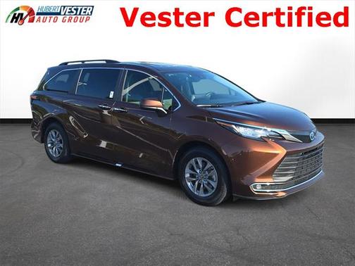 2023 Toyota Sienna XLE 8 Passenger