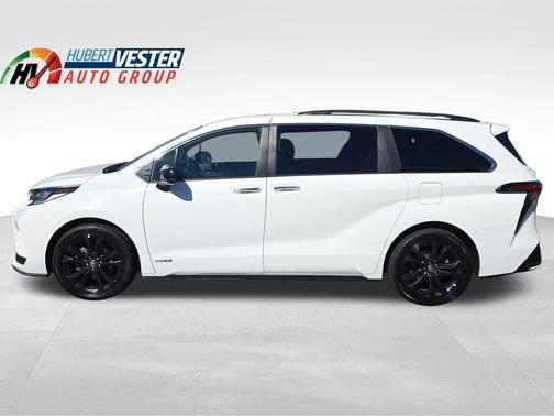 2021 Toyota Sienna XSE 7 Passenger