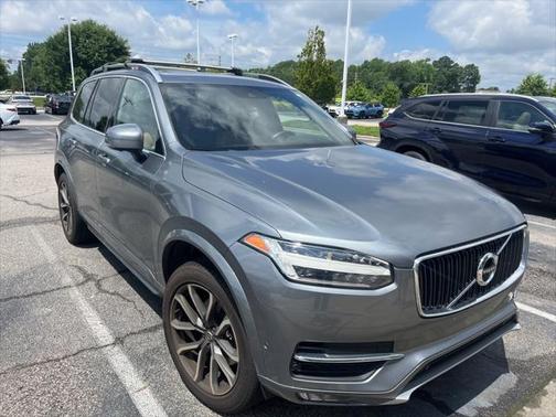 2018 Volvo XC90 T6 Momentum