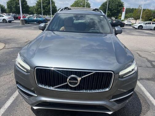 2018 Volvo XC90 T6 Momentum