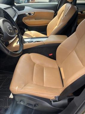 2018 Volvo XC90 T6 Momentum