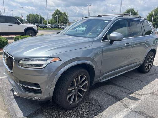 2018 Volvo XC90 T6 Momentum