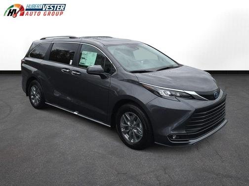 2025 Toyota Sienna XLE