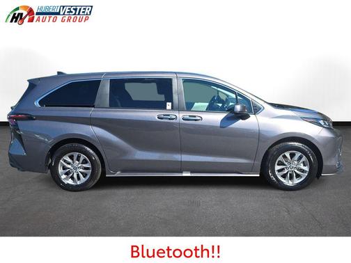 2024 Toyota Sienna XLE 8 Passenger