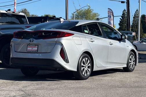 Classic Silver Metallic 2021 Toyota Prius Prime Limited