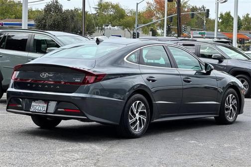 2023 Hyundai SONATA Hybrid Base