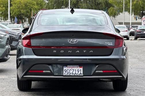 2023 Hyundai SONATA Hybrid Base