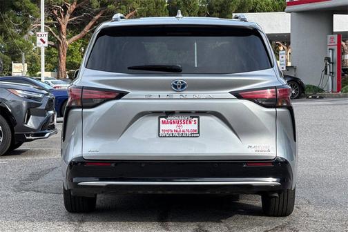 2024 Toyota Sienna Platinum 7 Passenger