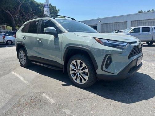 2022 Toyota RAV4 XLE Premium