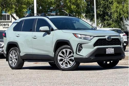 2022 Toyota RAV4 XLE Premium