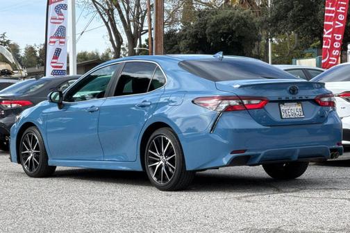 2024 Toyota Camry SE