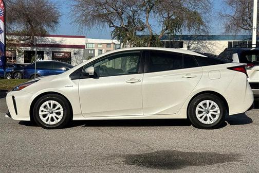 2019 Toyota Prius LE