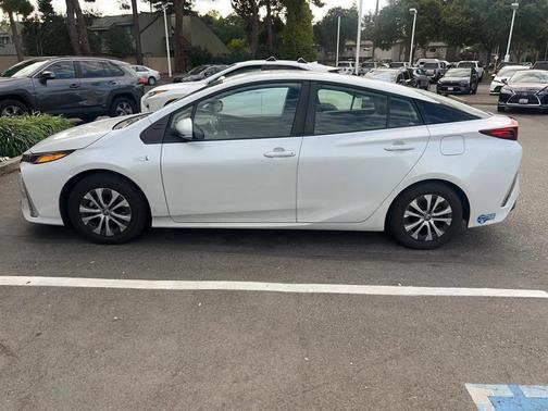 2021 Toyota Prius Prime XLE