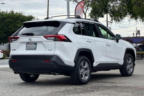 Ice Cap 2025 Toyota RAV4 Hybrid XLE