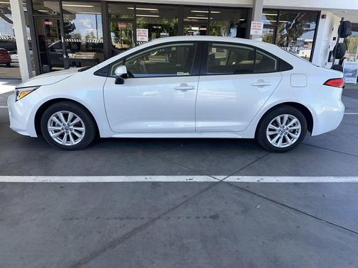 2024 Toyota Corolla Hybrid LE