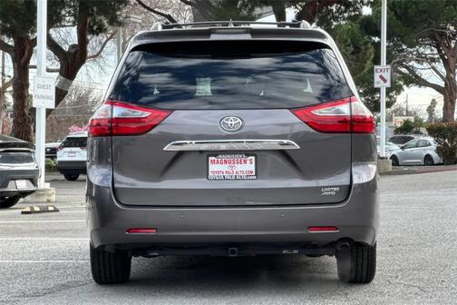2018 Toyota Sienna Limited Premium