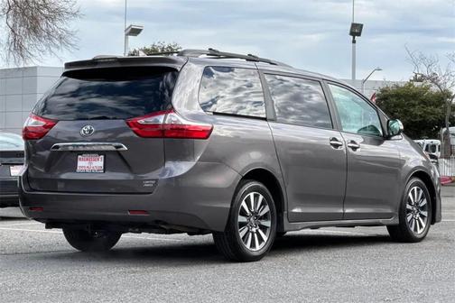 2018 Toyota Sienna Limited Premium